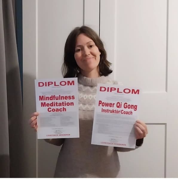 Färdig mindfulness/meditations coach samt power qi gong instruktör